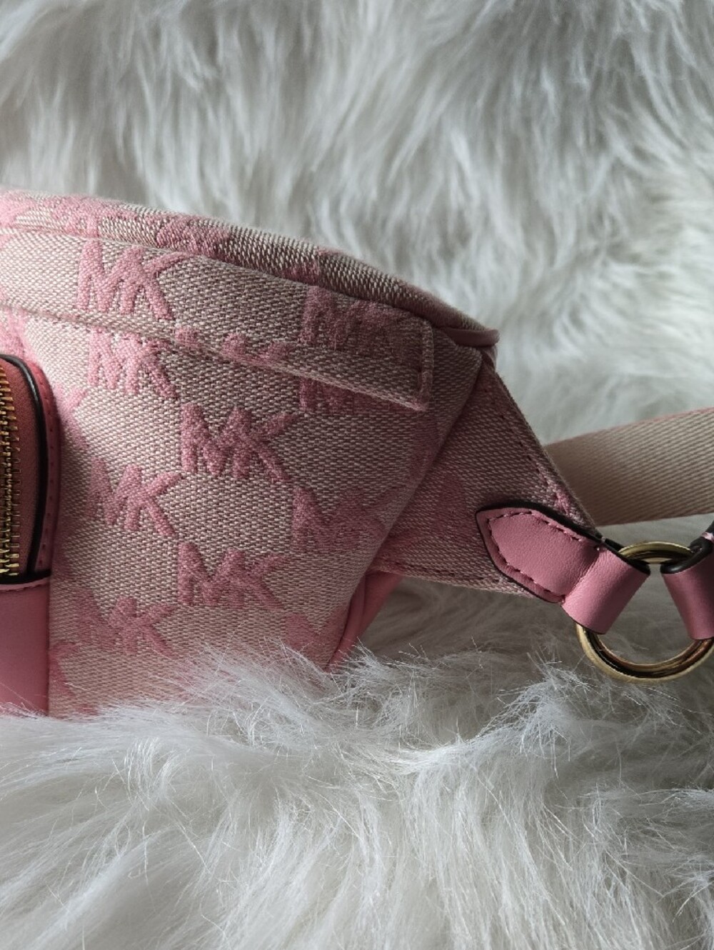 Michael Kors Pink Logo Crossbody Belt Bag with Gold Hardware - Picture 5 of 13